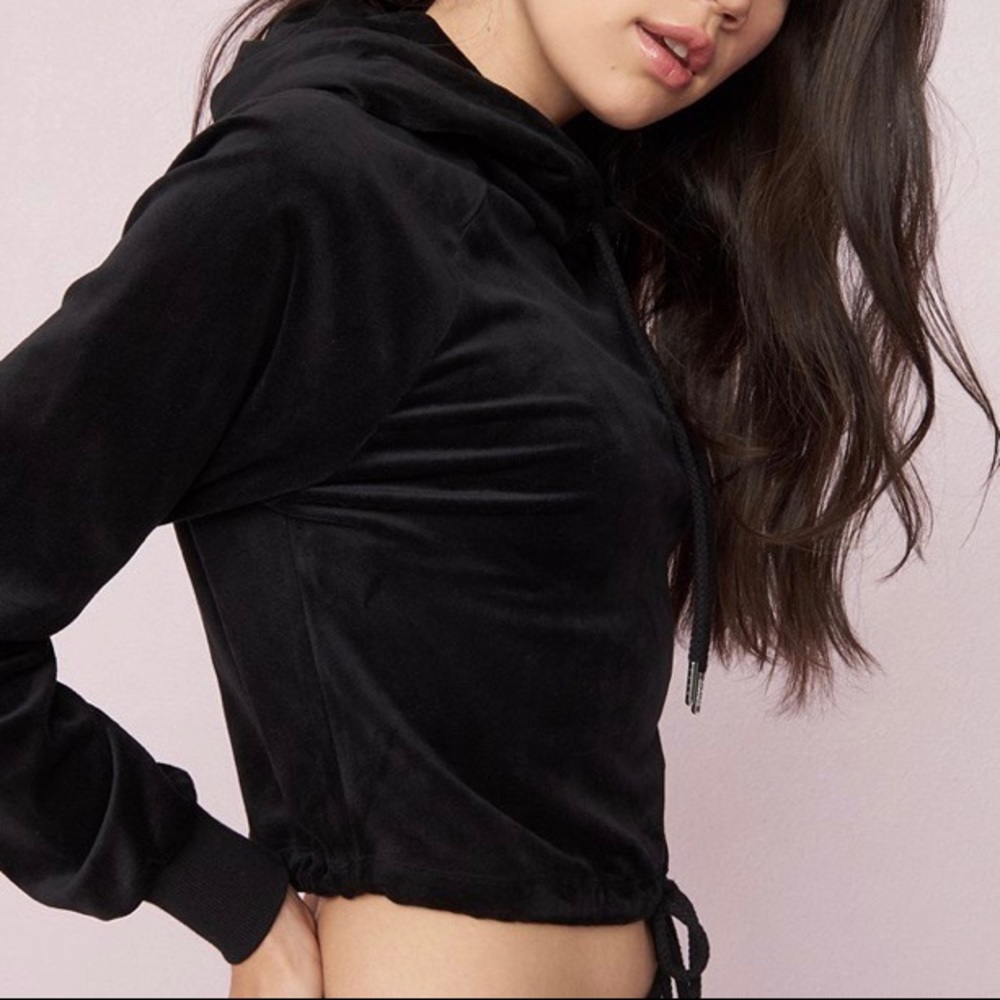 Front tie Velour Hoodie in black
